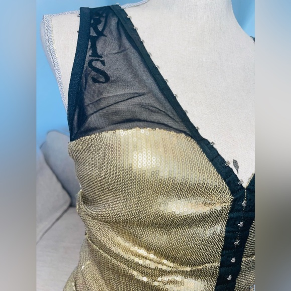 Super hot gold sequence dress with hook eye details worn once - Picture 4 of 7